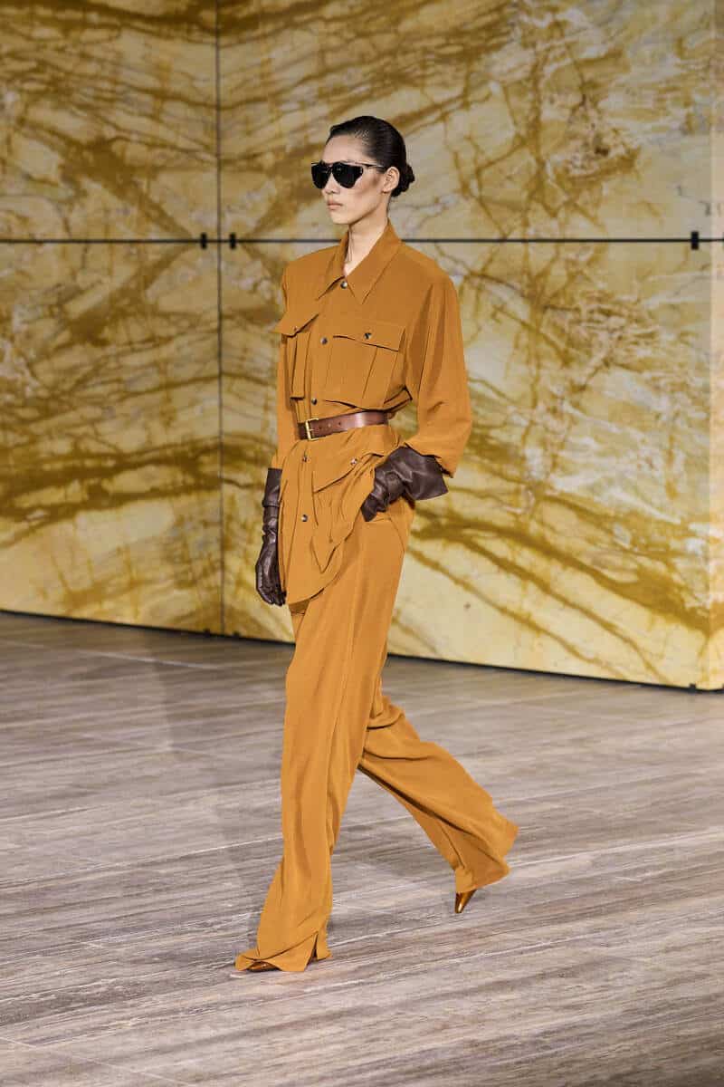ワンピース Saint Laurent SS24 Vestito drappeggiato (729750 Y5G985551) Saint Laurent: Ready-To-Wear SS24 - 10 Magazine
